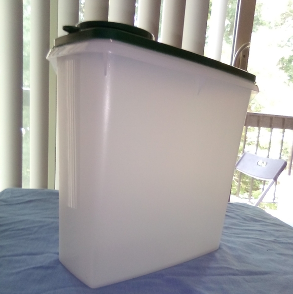 **BRAND NEW** TUPPERWARE'S CEREAL KEEPER CONTAINER! 💯🏆💎🥣 - Picture 4 of 10